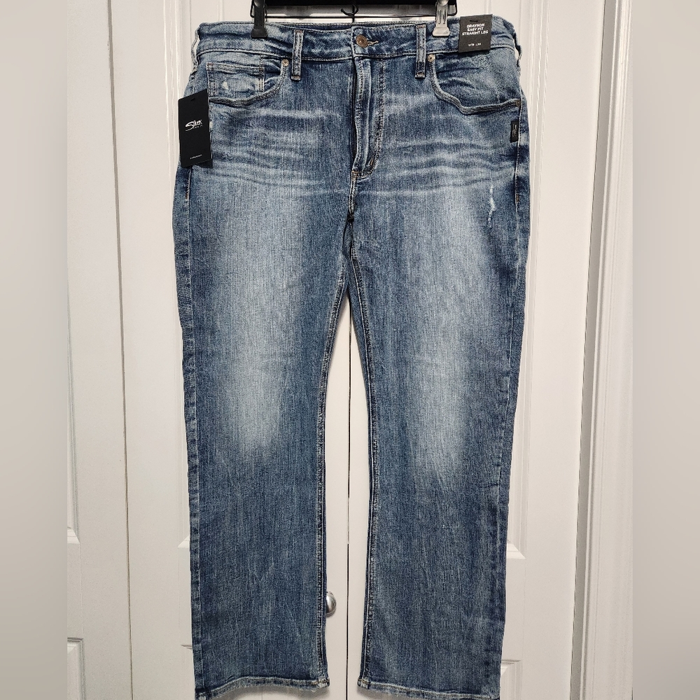 NWT Silver Jeans Grayson Easy Fit Straight Leg Jeans (sz 36/30)